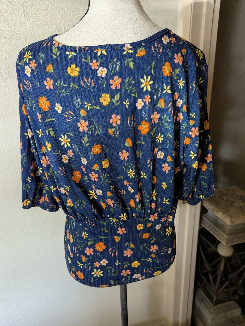 Espresso Women’s Navy Floral Wrap-Style Top